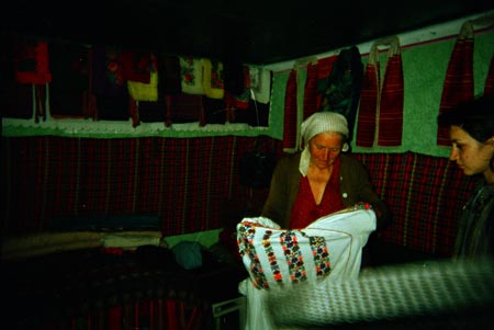 szőttes, varrottas