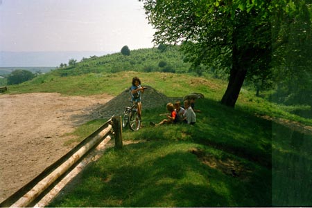 játszadozó gyerekek