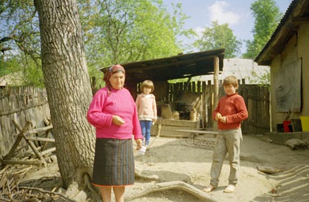 asszony a gyerekeivel
