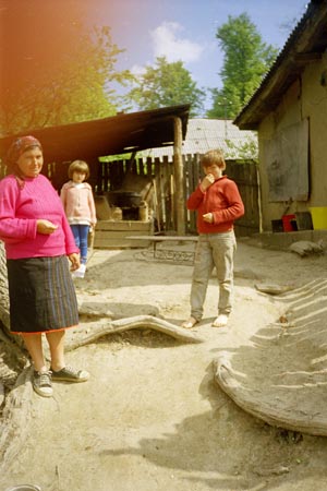 asszony a gyerekeivel