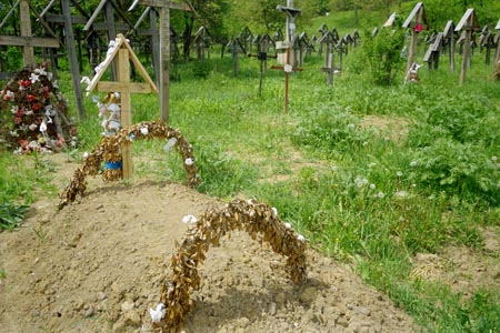 kisgyerek sírja