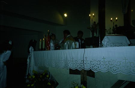 esküvő a templomban