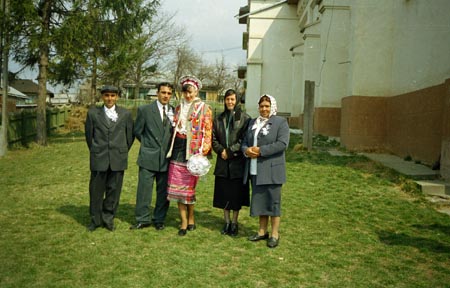 jegyespár rokonokkal