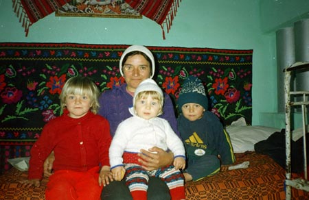Inău Veronika gyermekeivel