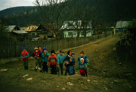 játszó gyerekek