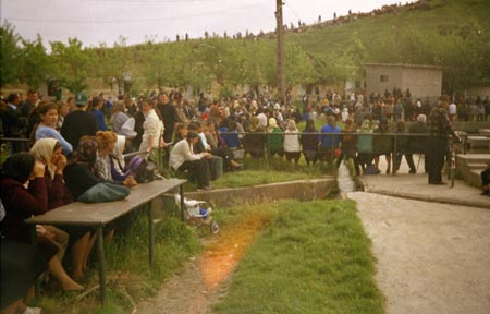 terményáldó mise