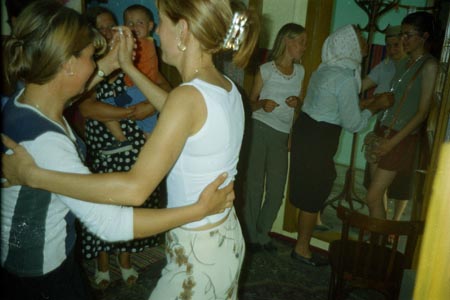 menyasszony táncol
